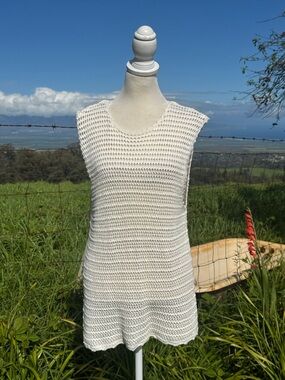 Wilfred Aritzia  Peek Top cream sleeveless crochet  tunic Medium